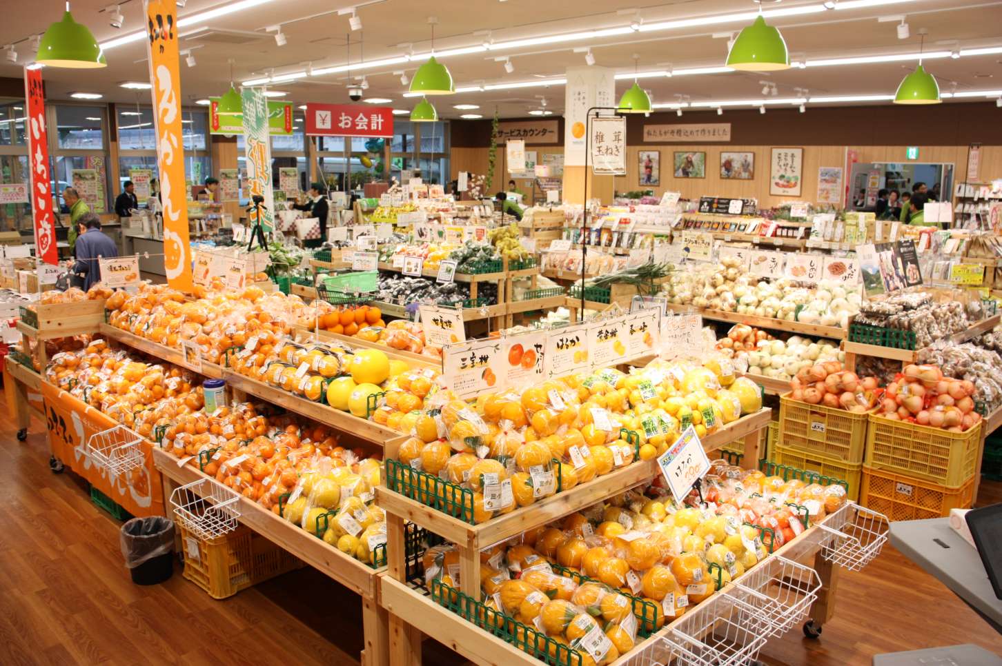 「多店舗展開」×「独自の物流網」だからこそできる商品力！