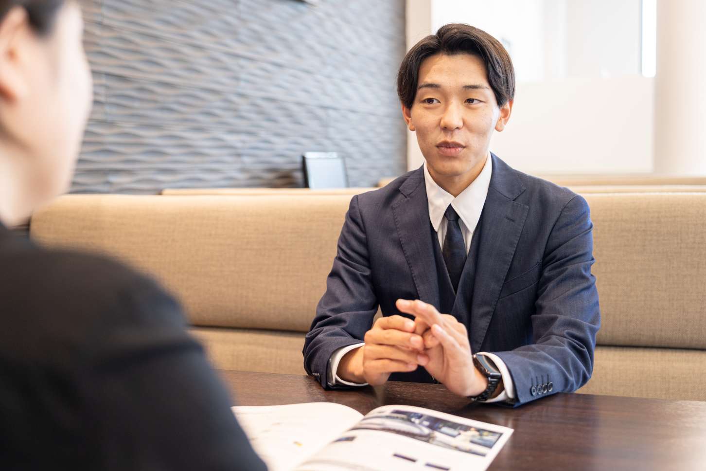 営業スタイルは、各人各様。車種が分からない状態からスタートした先輩もたくさんいます。