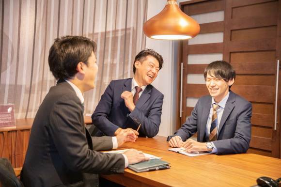 時代の大きな変化に対応すべく、各部門が連動しています。ミーティングも大胆な発想で楽しんで行うのが南北流。