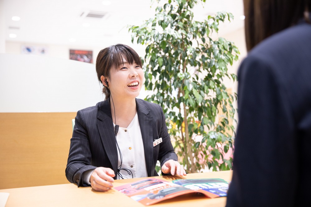 人と話すことが好きで、人が喜ぶ姿にやりがいを感じる！そんな方に向いています。