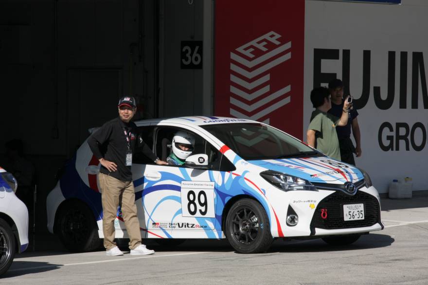 Vitzレースに参戦しています！！