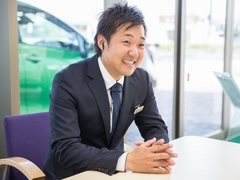 先輩が1対1でフォロー。 人としての基本から学ぶから、お客様も心を開いてくれる。