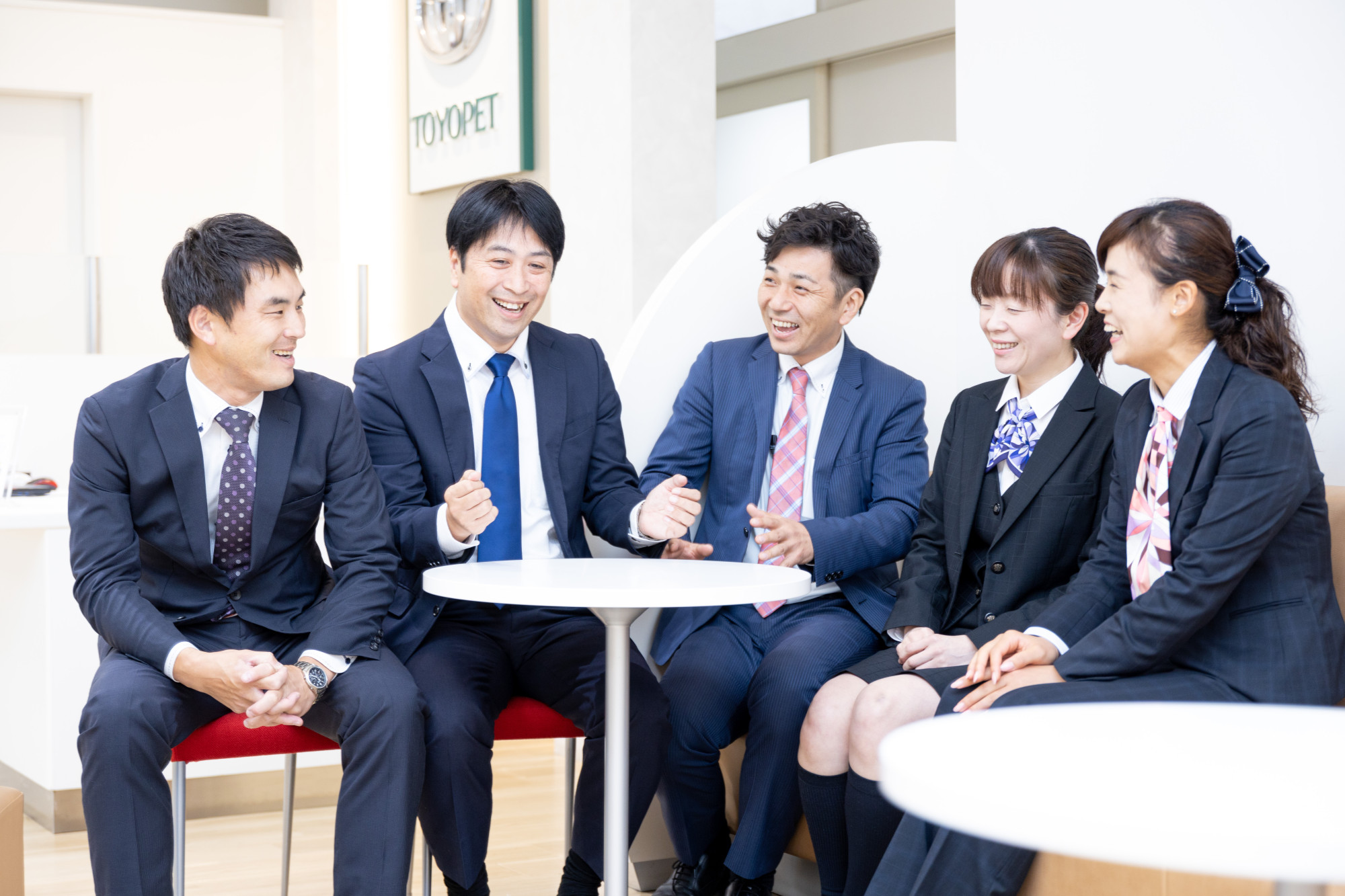 お客様応対に欠かせない笑顔がいっぱい!