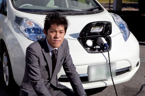 電気自動車『リーフ』をはじめ最先端、新技術を搭載した新型車をラインナップに取り揃え、お客様にご提案しています。