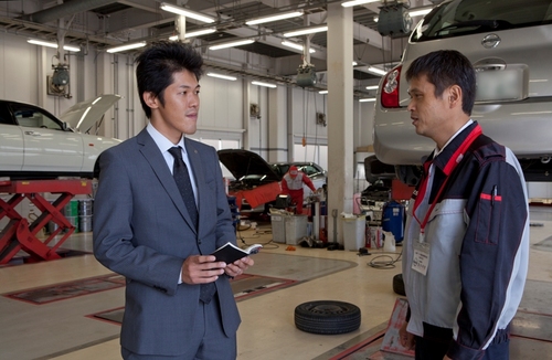 販売するだけではなく、お客様の『カーライフ』には全社員のチームワークで取り組みます。